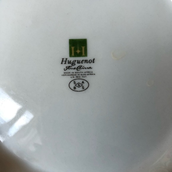 Huguenot Fine China Food Holder with Lid - Picture 8 of 12
